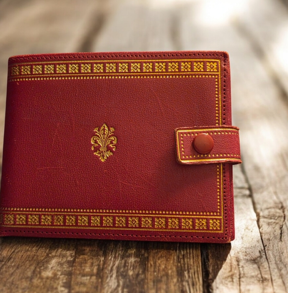 Vintage Elegant Red Leather Wallet